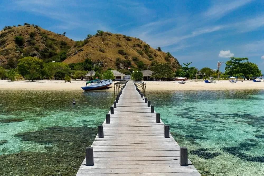 Kanawa Island - Background