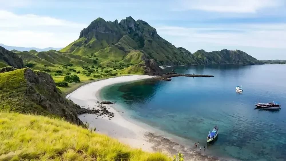 Padar Island - Best Time to Visit