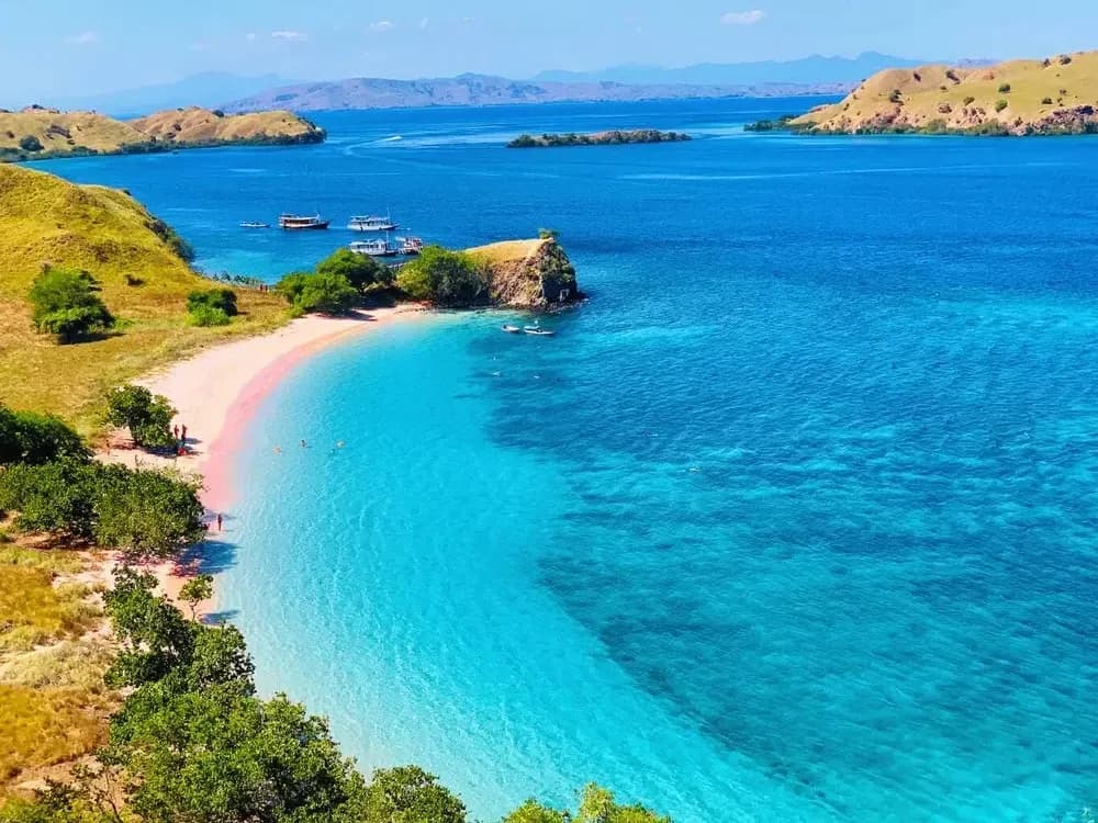 Pink Beach - Visitor Etiquette