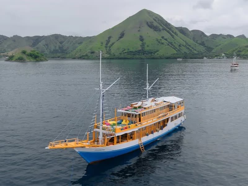 Arfisyana Indah Phinisi