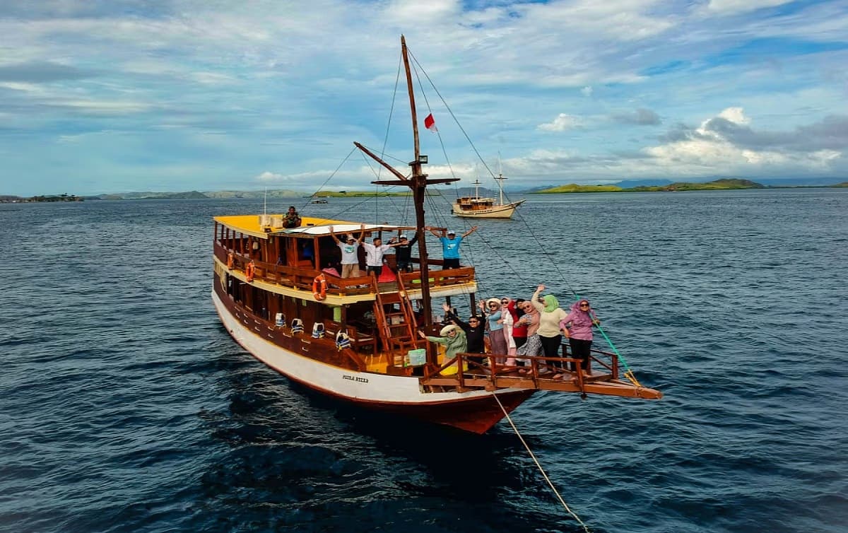 Putra Rezky Boat