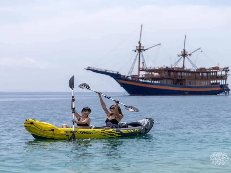 ฮันนีมูนที่โคโมโด: คู่มือเช่าเรือยอชต์หรูสำหรับคู่รักอย่างแท้จริง