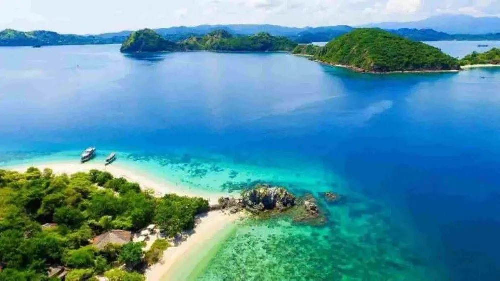 Bidadari Island - Luxury Phinisi Komodo Charter 2026