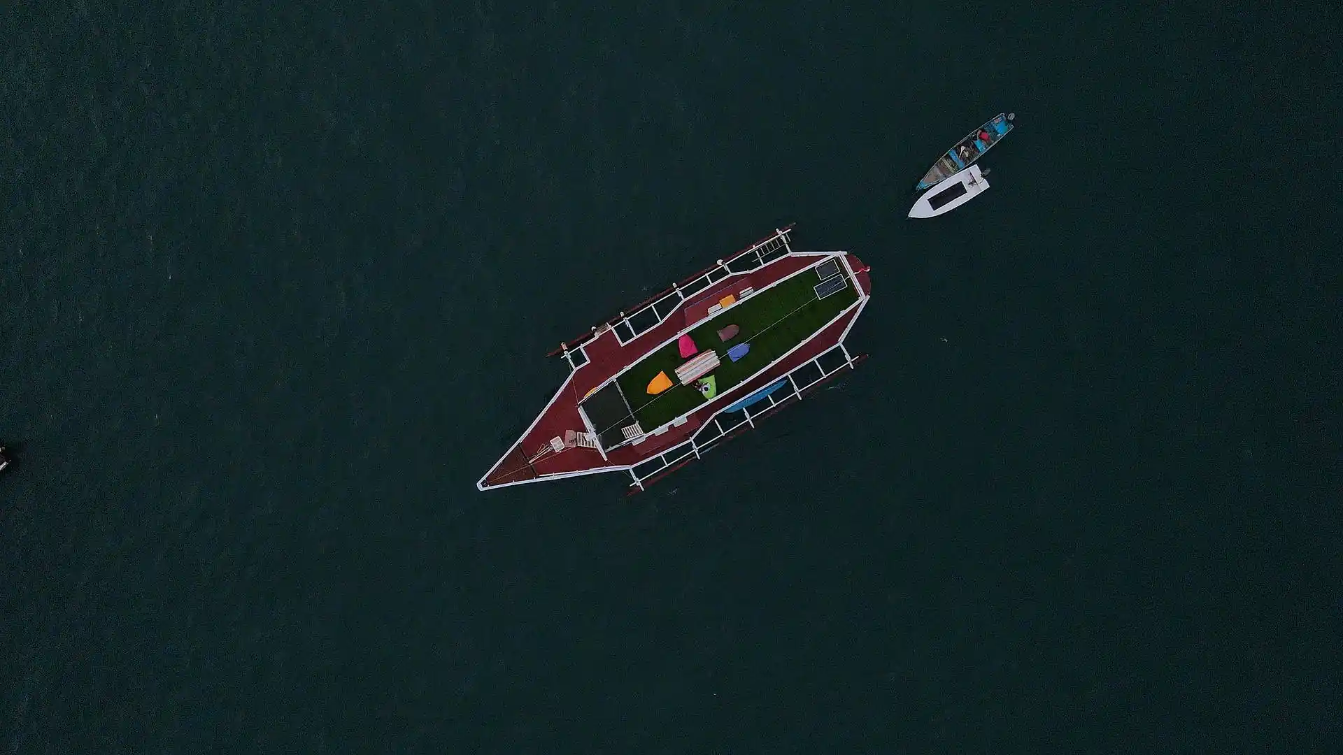 3 Island - Luxury Phinisi Komodo Charter 2026