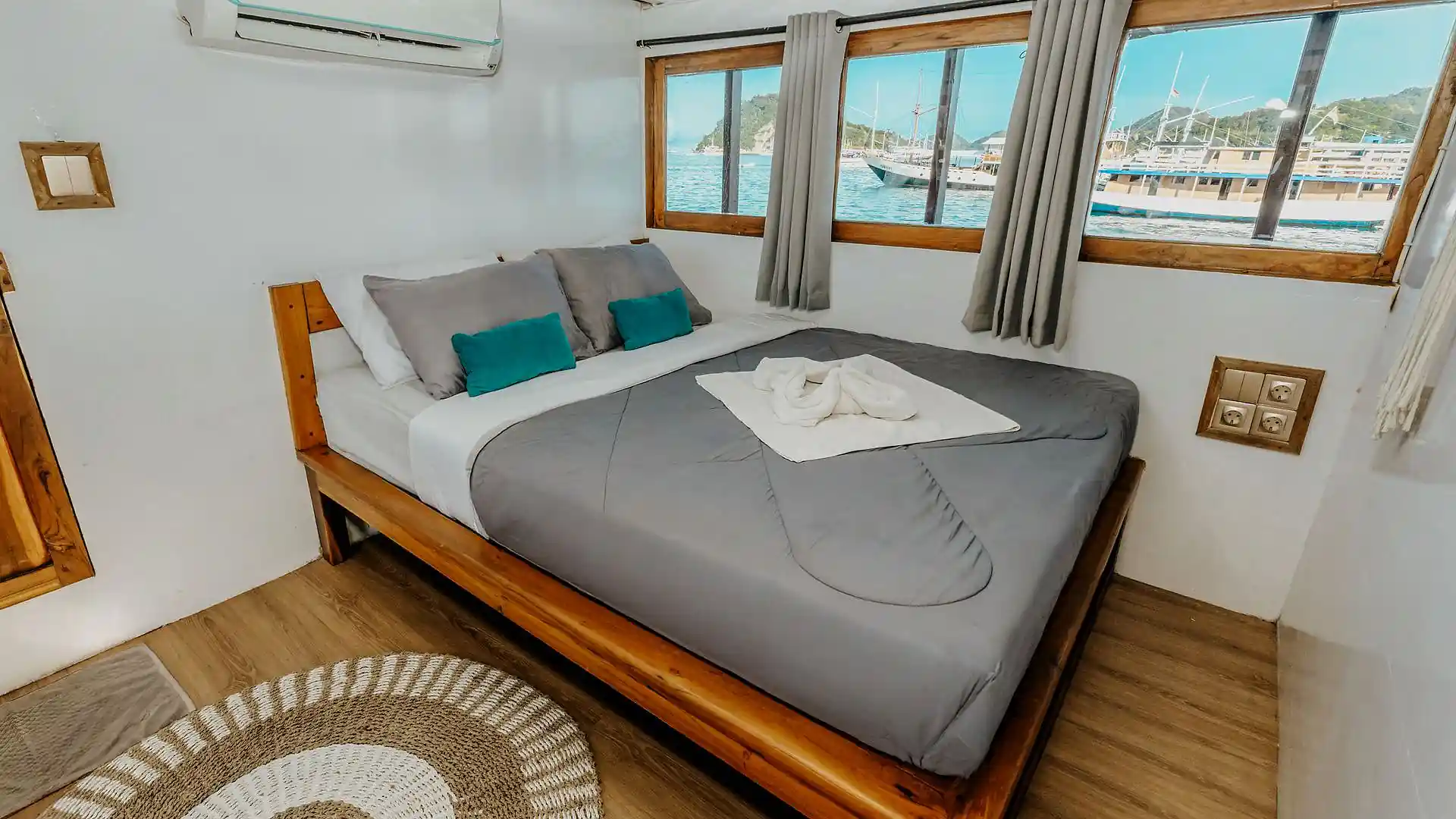 Master Cabin Upper Deck - Image 1