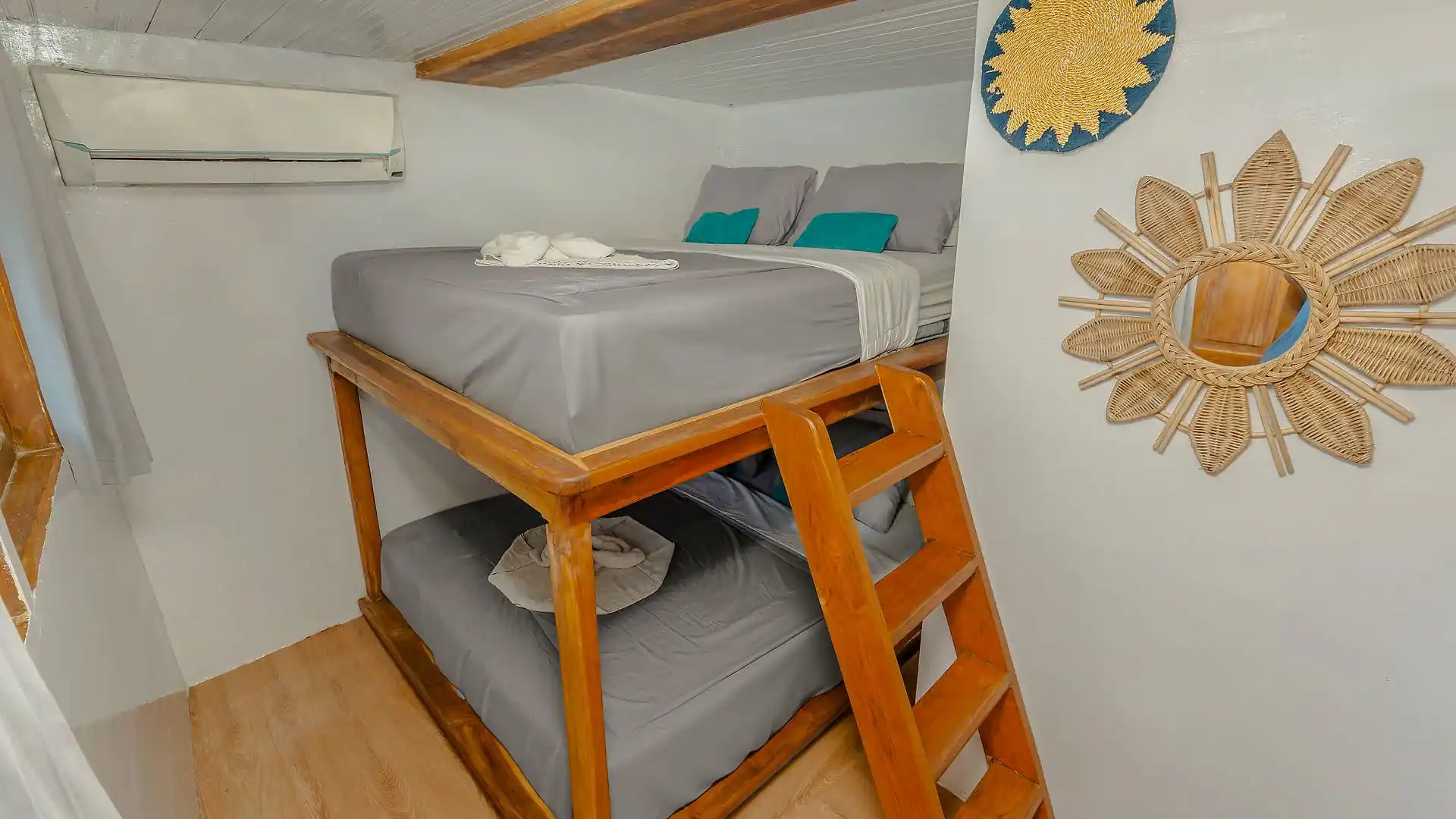 Sharing Cabin 4 - Image 1