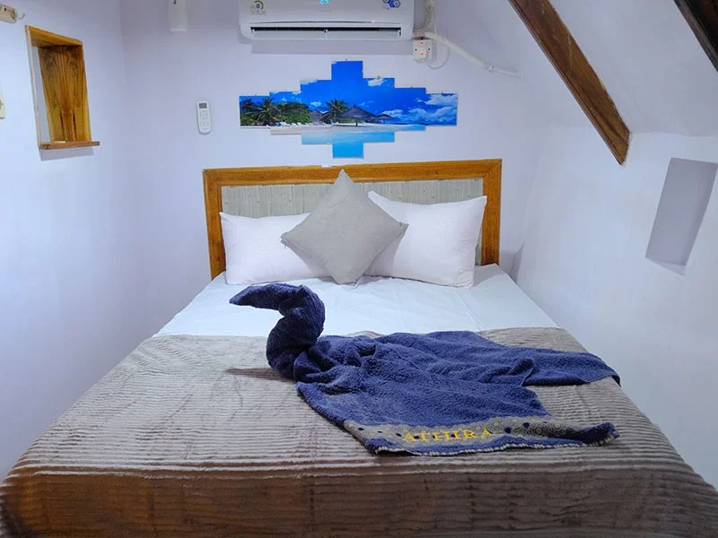 Private Cabin 2 - Image 1