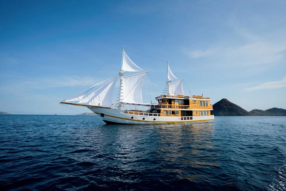 Barakati Cruise - Luxury Phinisi Komodo Charter 2026