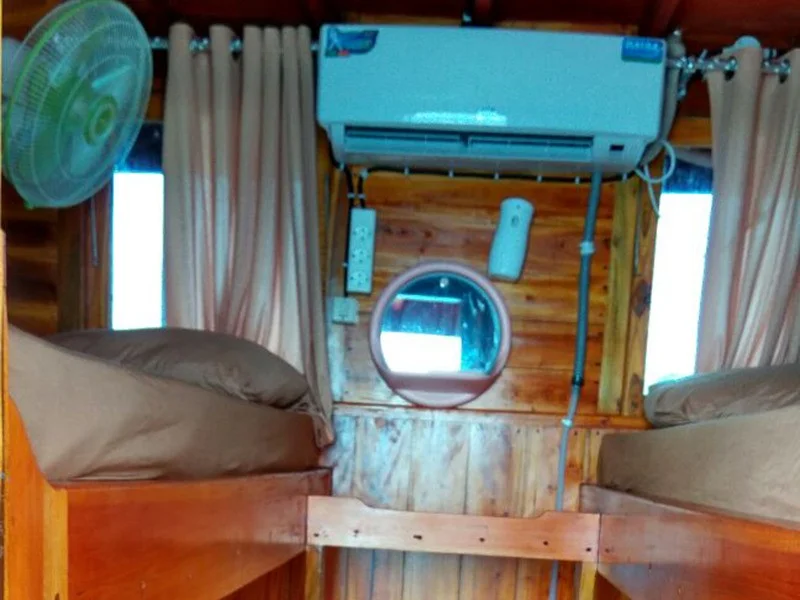 Group Voyager Suite 1 - Image 1