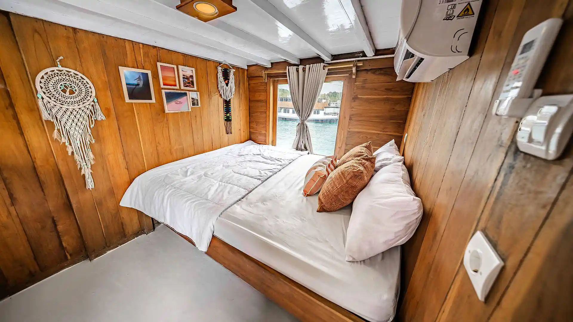 Brown Private Cabin 90 Upper Deck - Image 1