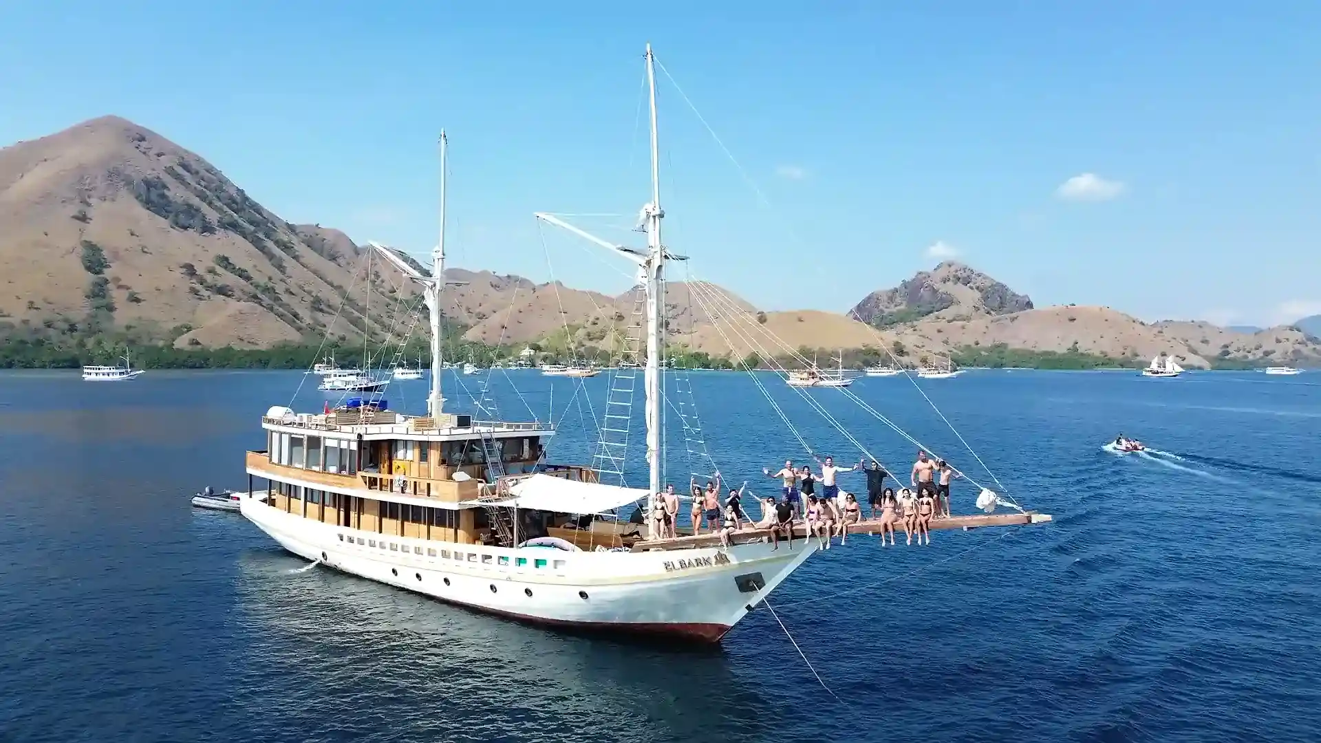 Elbark Cruise — Gallery View 2, Komodo