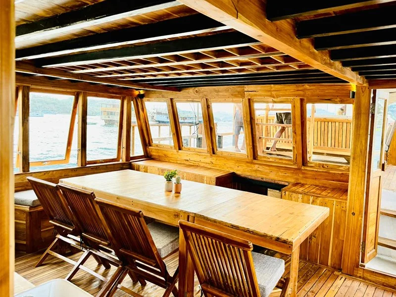 Fadaelo Phinisi - Luxury Phinisi Komodo Charter 2026