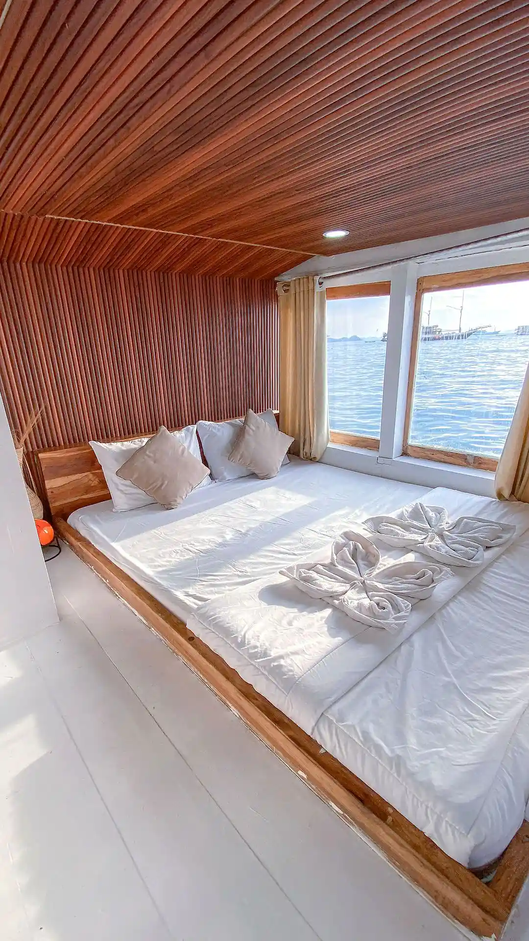 Deluxe Cabin Sea View - Image 1