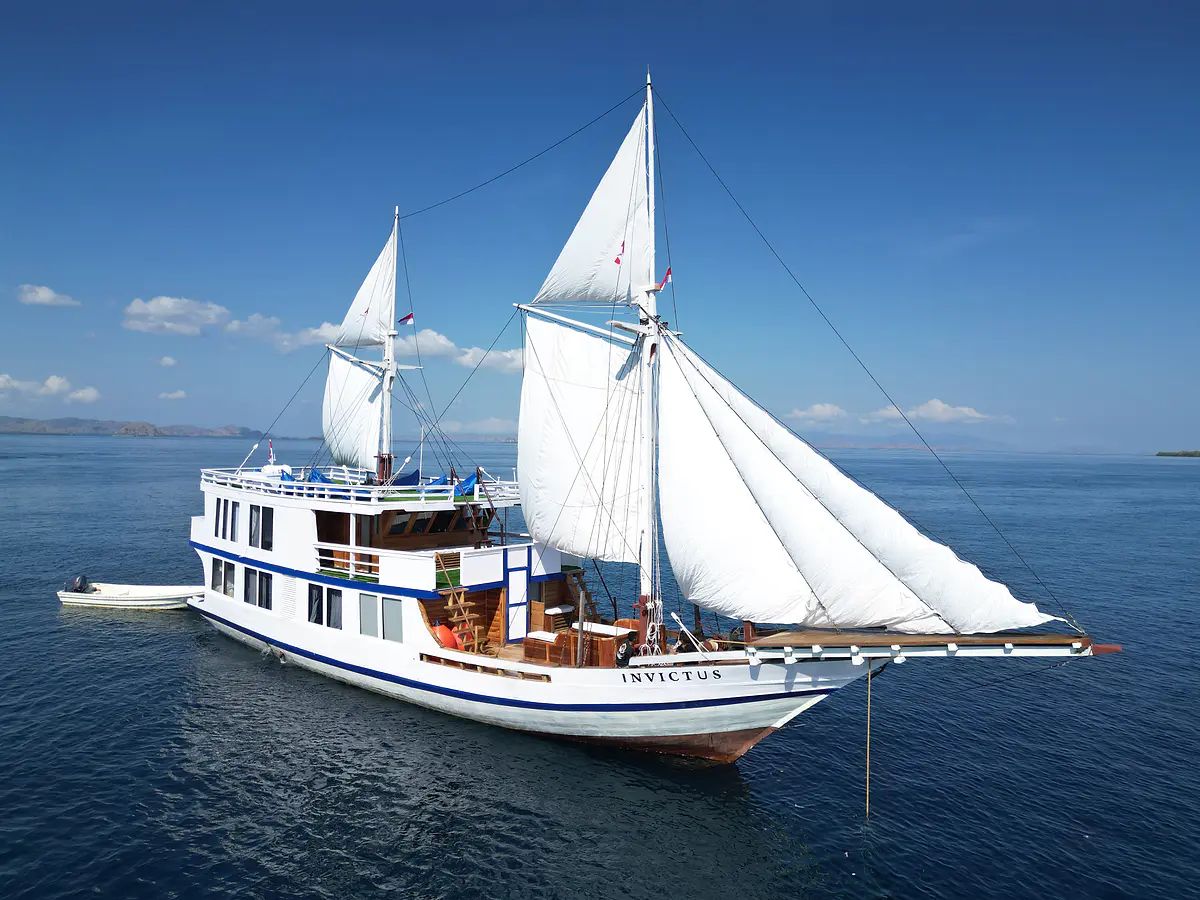 Invictus Phinisi - Luxury Phinisi Komodo Charter 2026