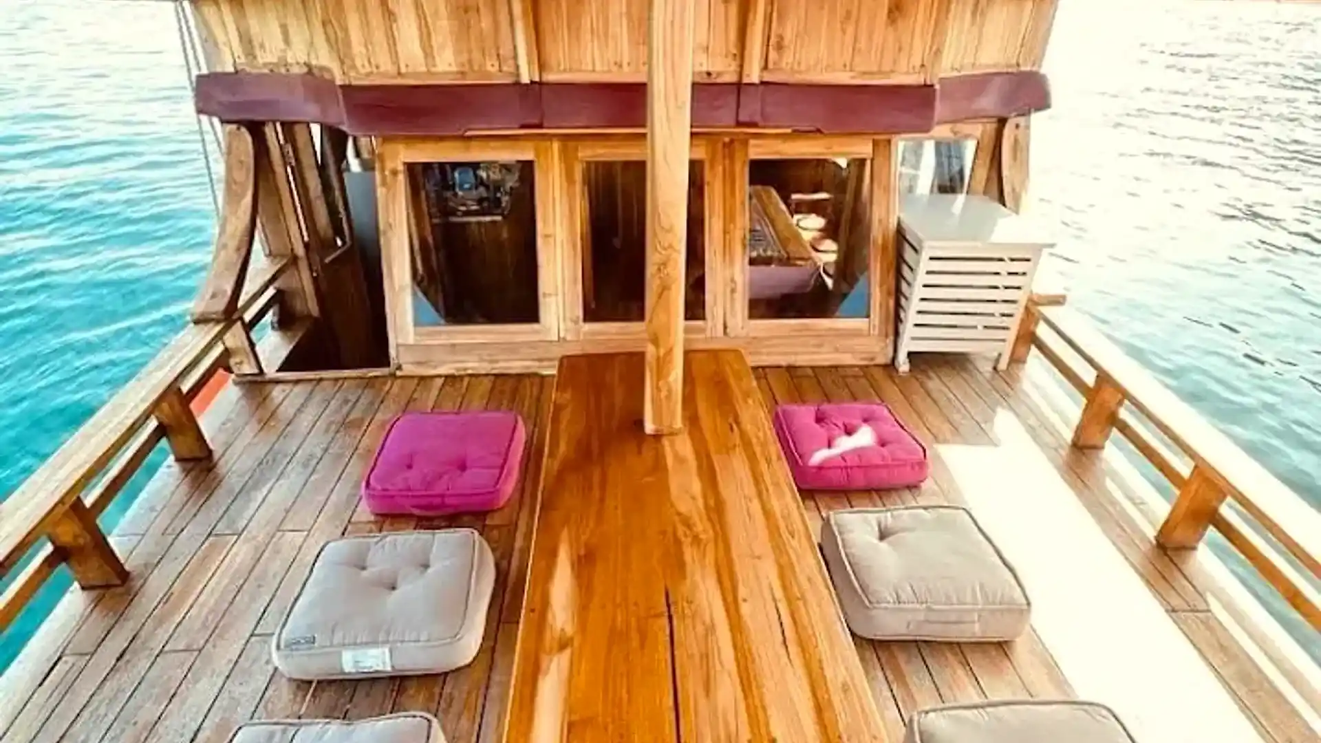 Komodo Trail - Luxury Phinisi Komodo Charter 2026