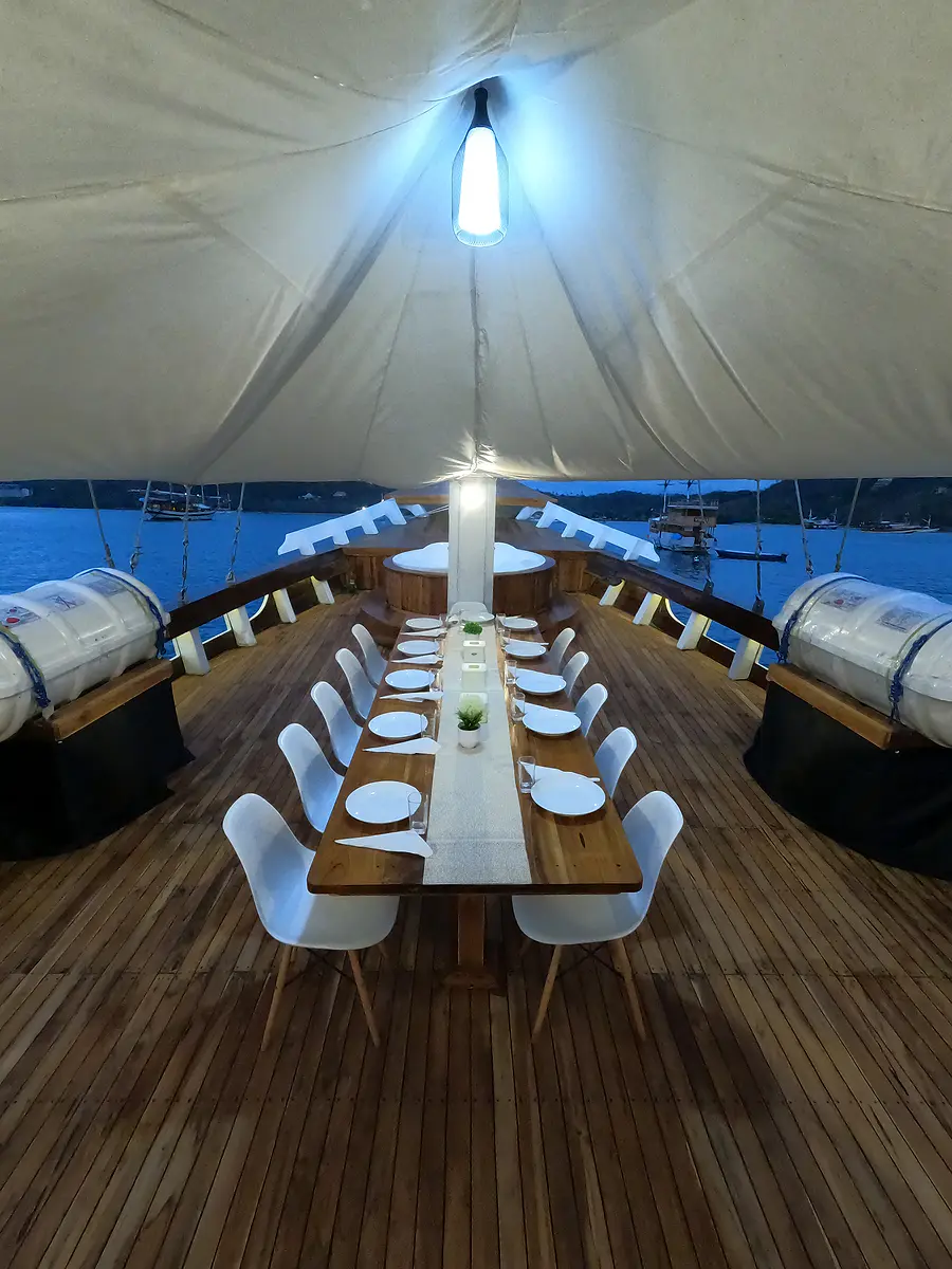 Lady Grace Cruise - Luxury Phinisi Komodo Charter 2026