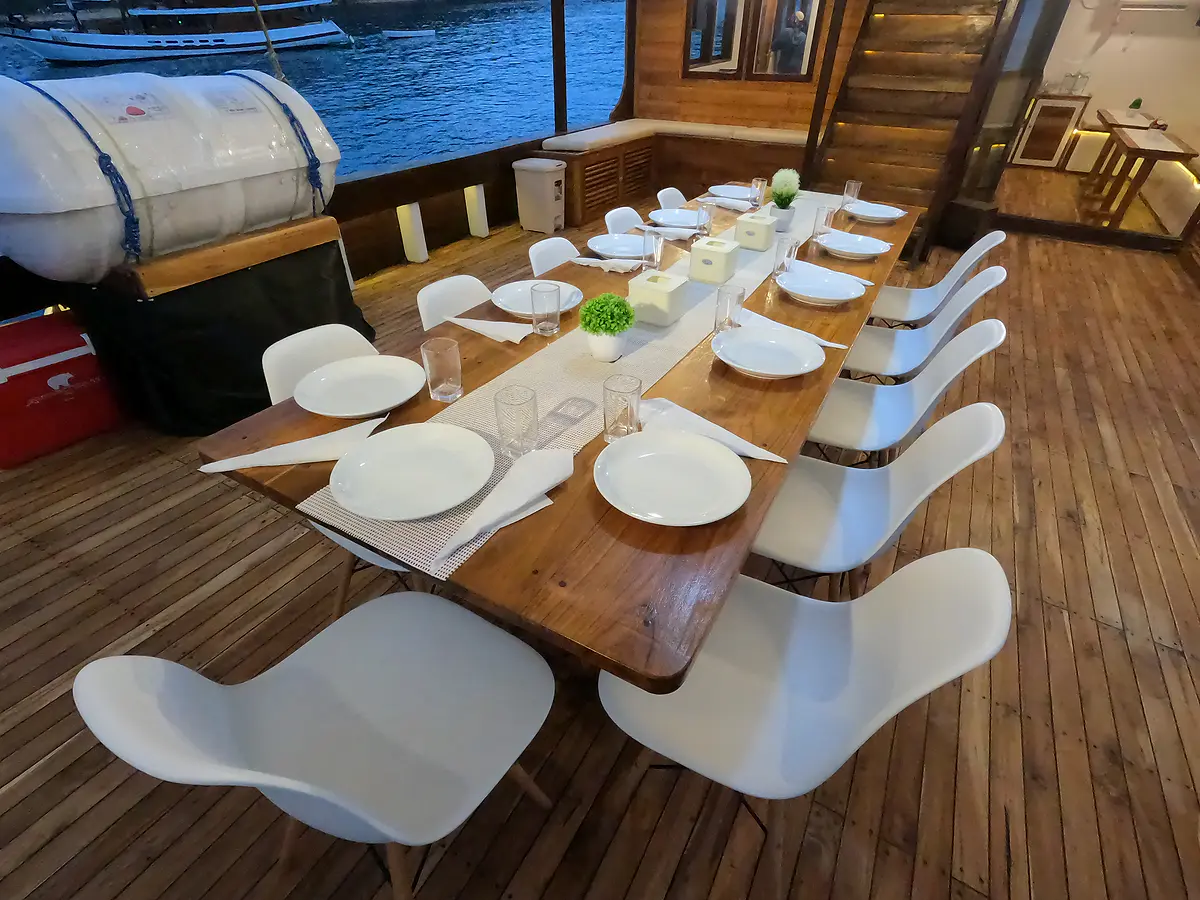 Lady Grace Cruise - Luxury Phinisi Komodo Charter 2026