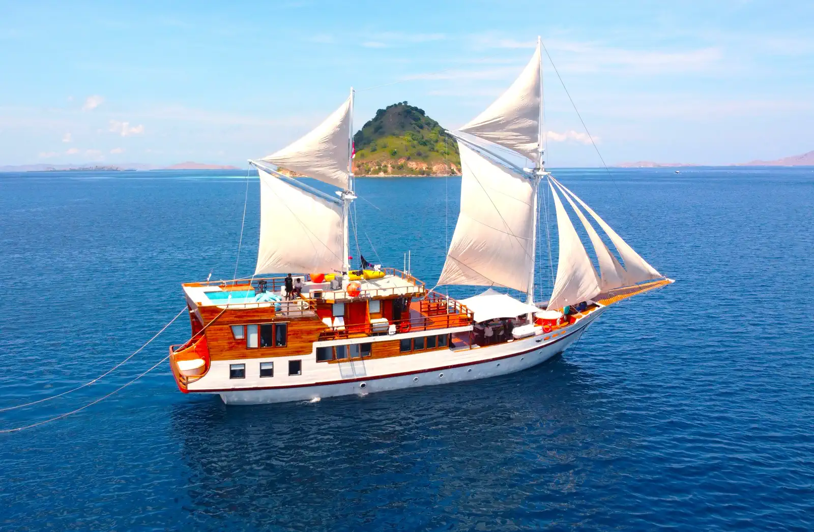 Lady Grace Cruise — Gallery View 2, Komodo