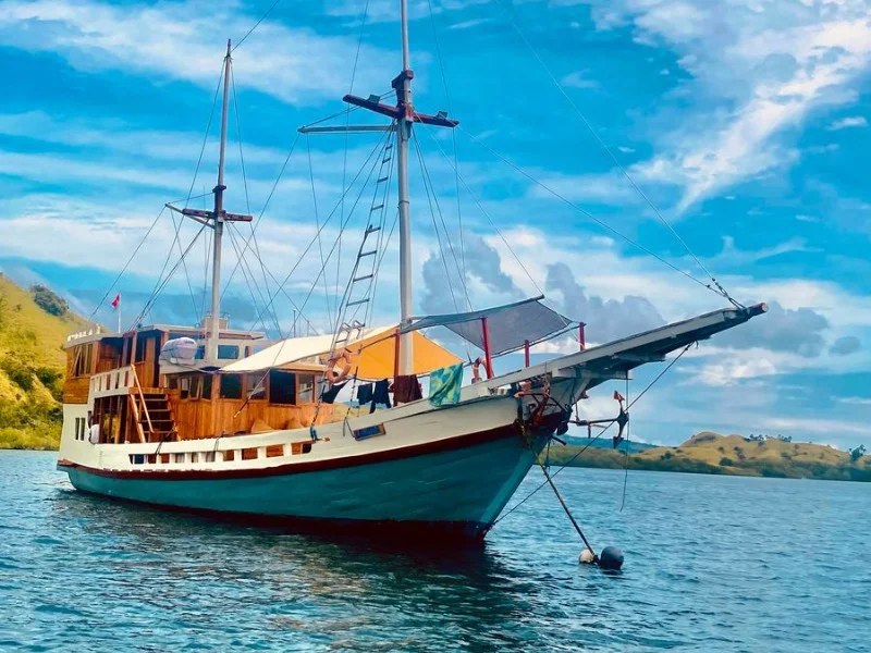 Lalunia Phinisi — Gallery View 2, Komodo