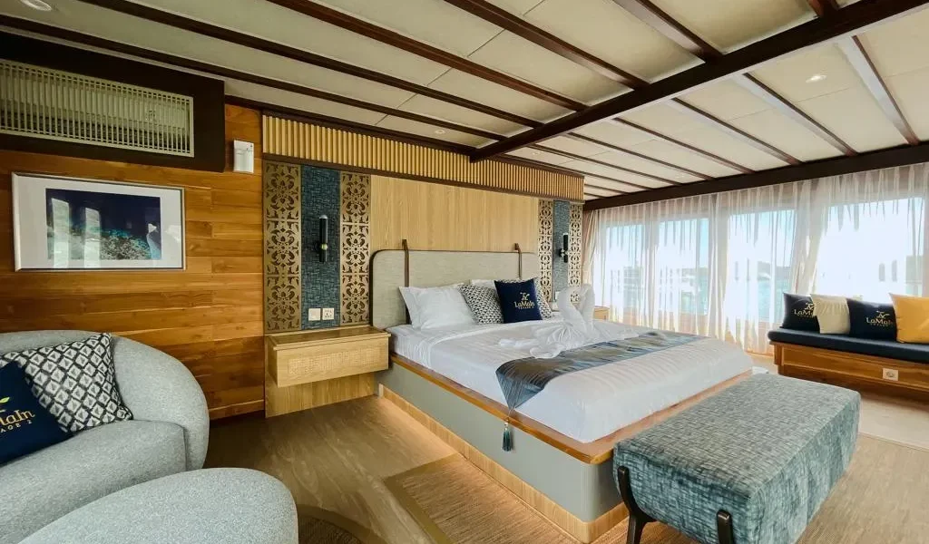 Eiffel Room - Image 1