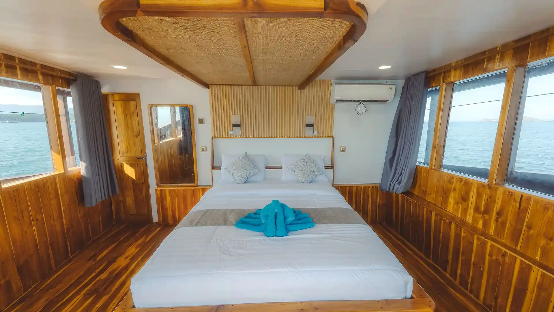 Family Ocean View - Image 1