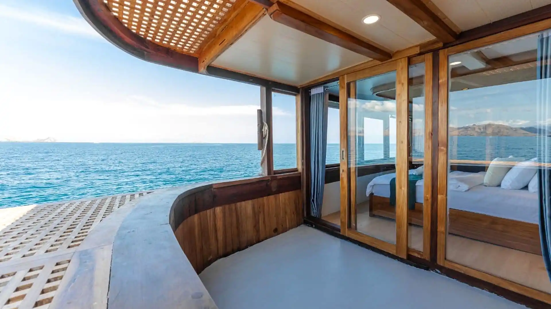 Master Cabin 180° Sea View - Image 1