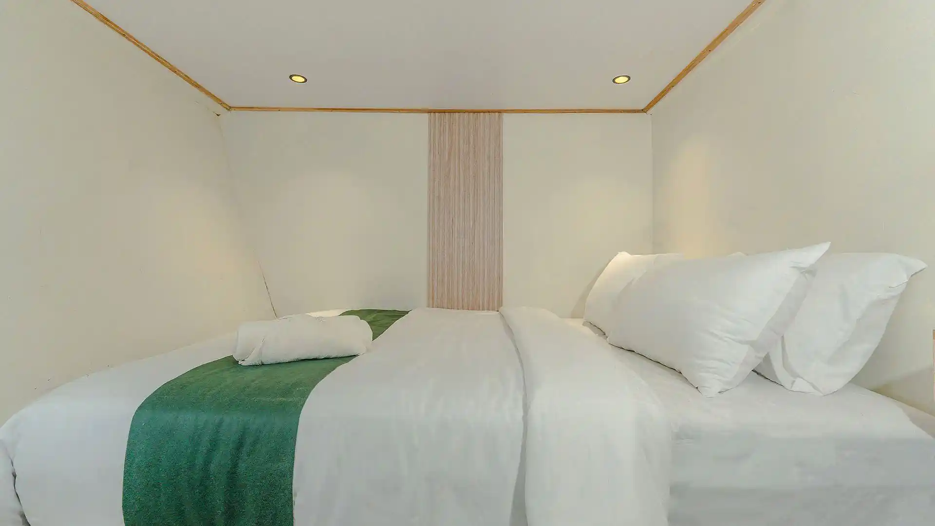 Deluxe Cabin 90° Sea View - Image 1