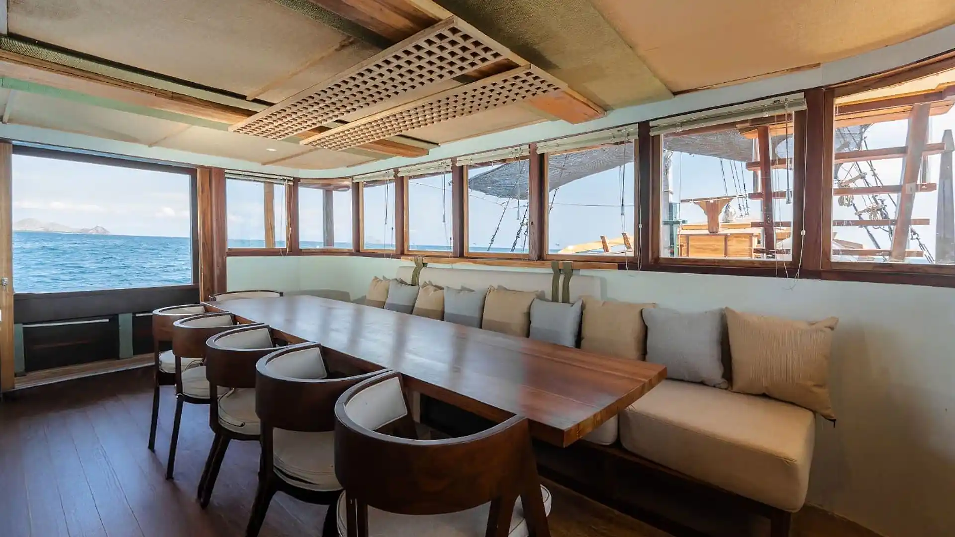 Marea Liveaboard - Luxury Phinisi Komodo Charter 2026