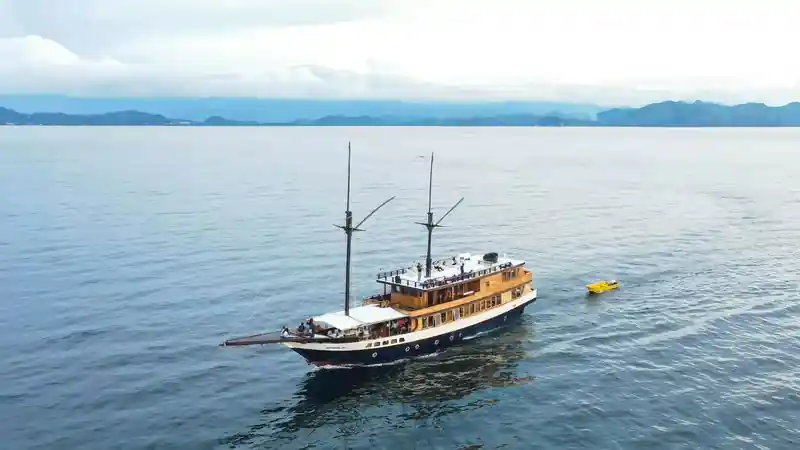 Naturalia Liveaboard
