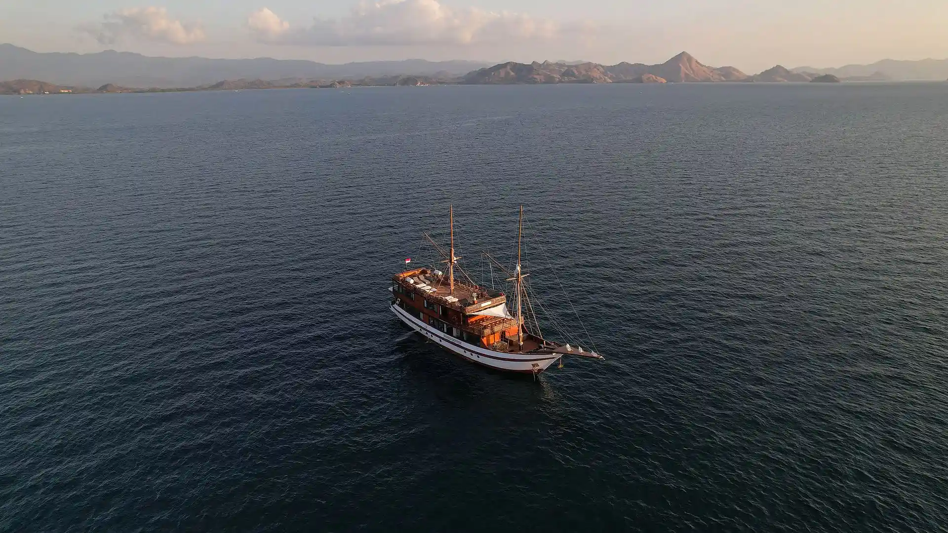 Neptune — Gallery View 2, Komodo