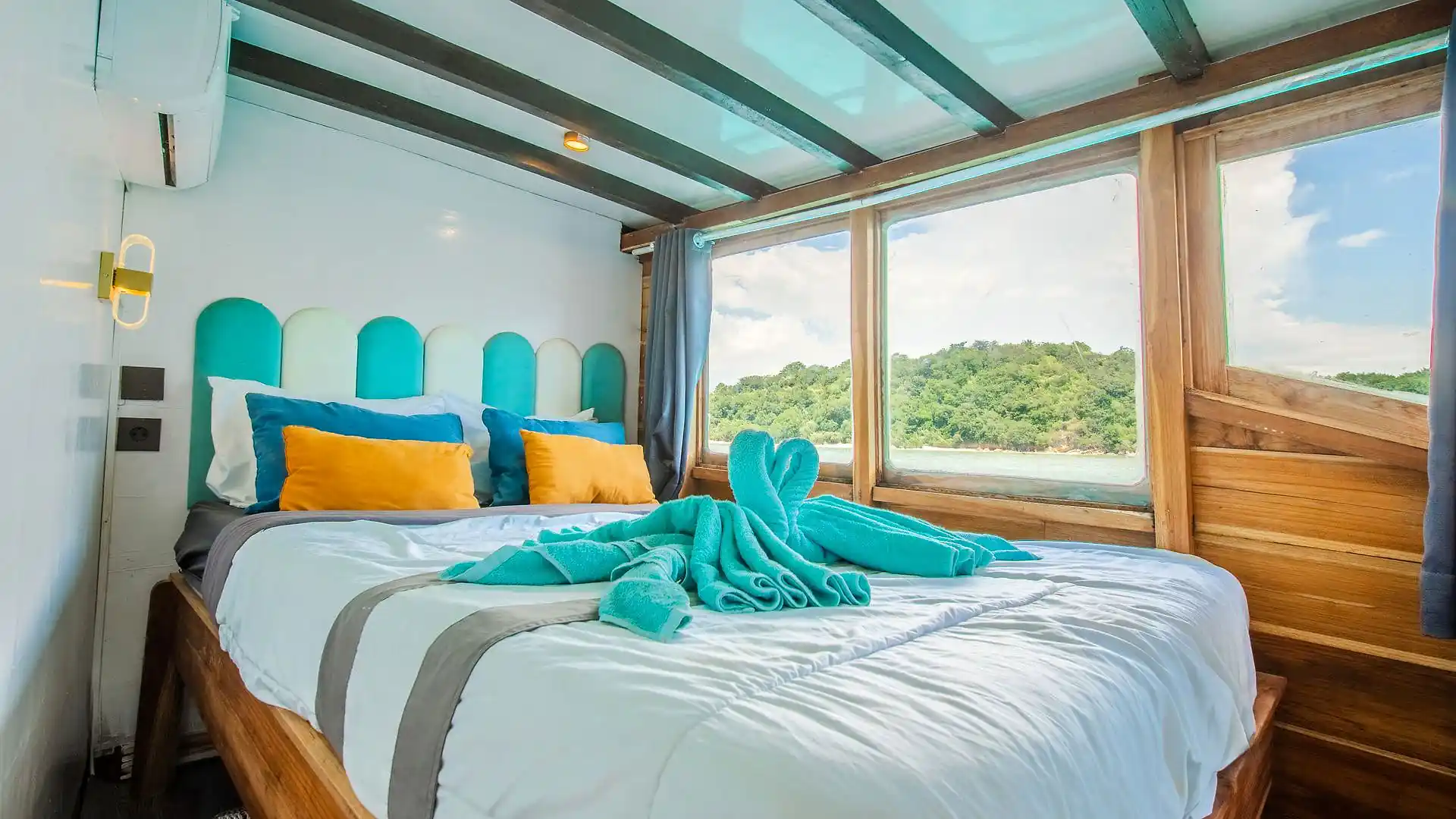 Deluxe Cabin Sea View - Image 1