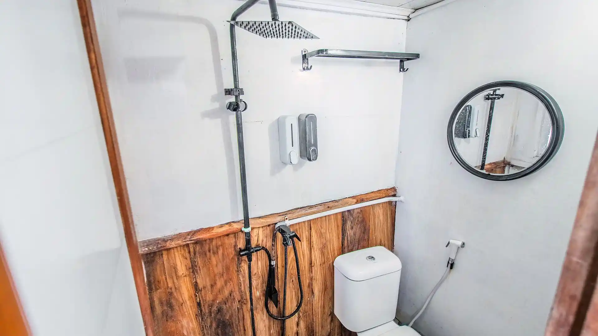 Share Cabin (Single Bunk) - Image 1