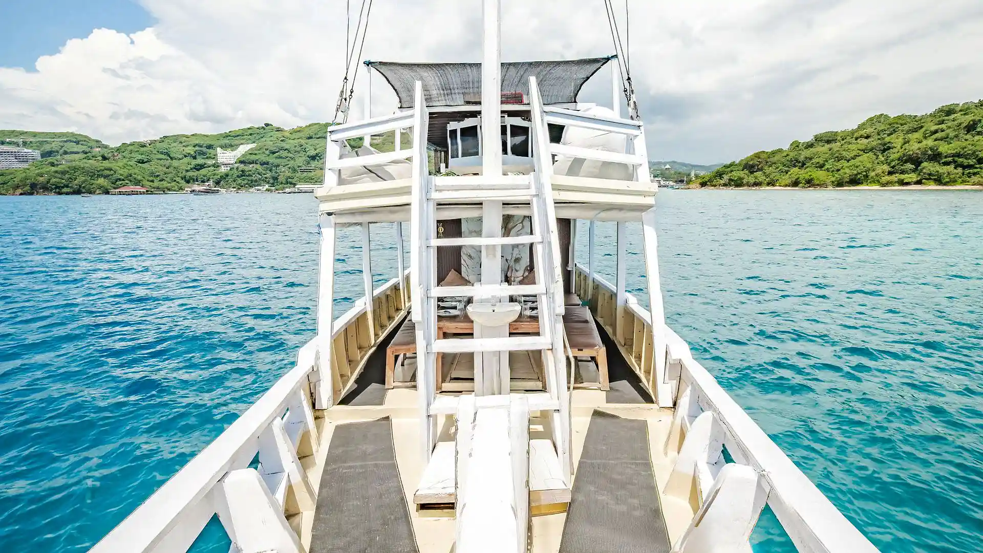 Nusantara Karya - Luxury Phinisi Komodo Charter 2026