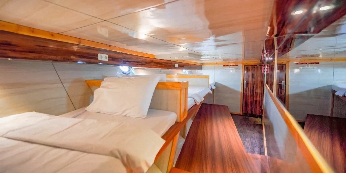 Superior Seaview - Image 1