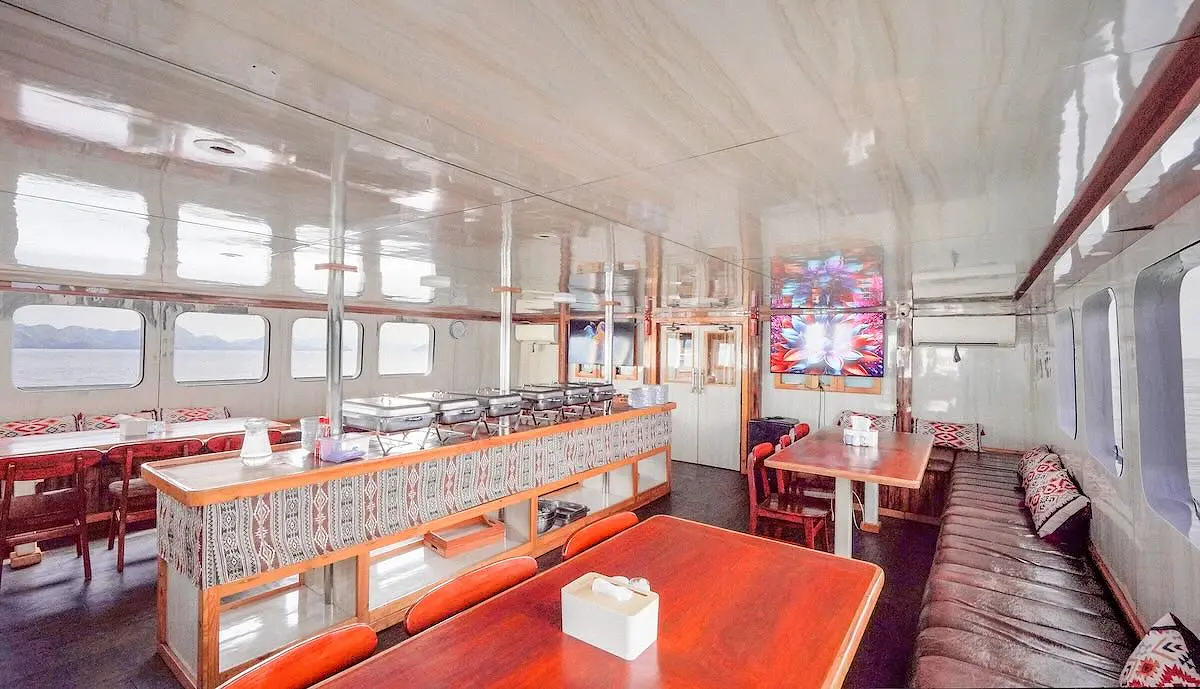 Ocean Angel Liveaboard - Luxury Phinisi Komodo Charter 2026