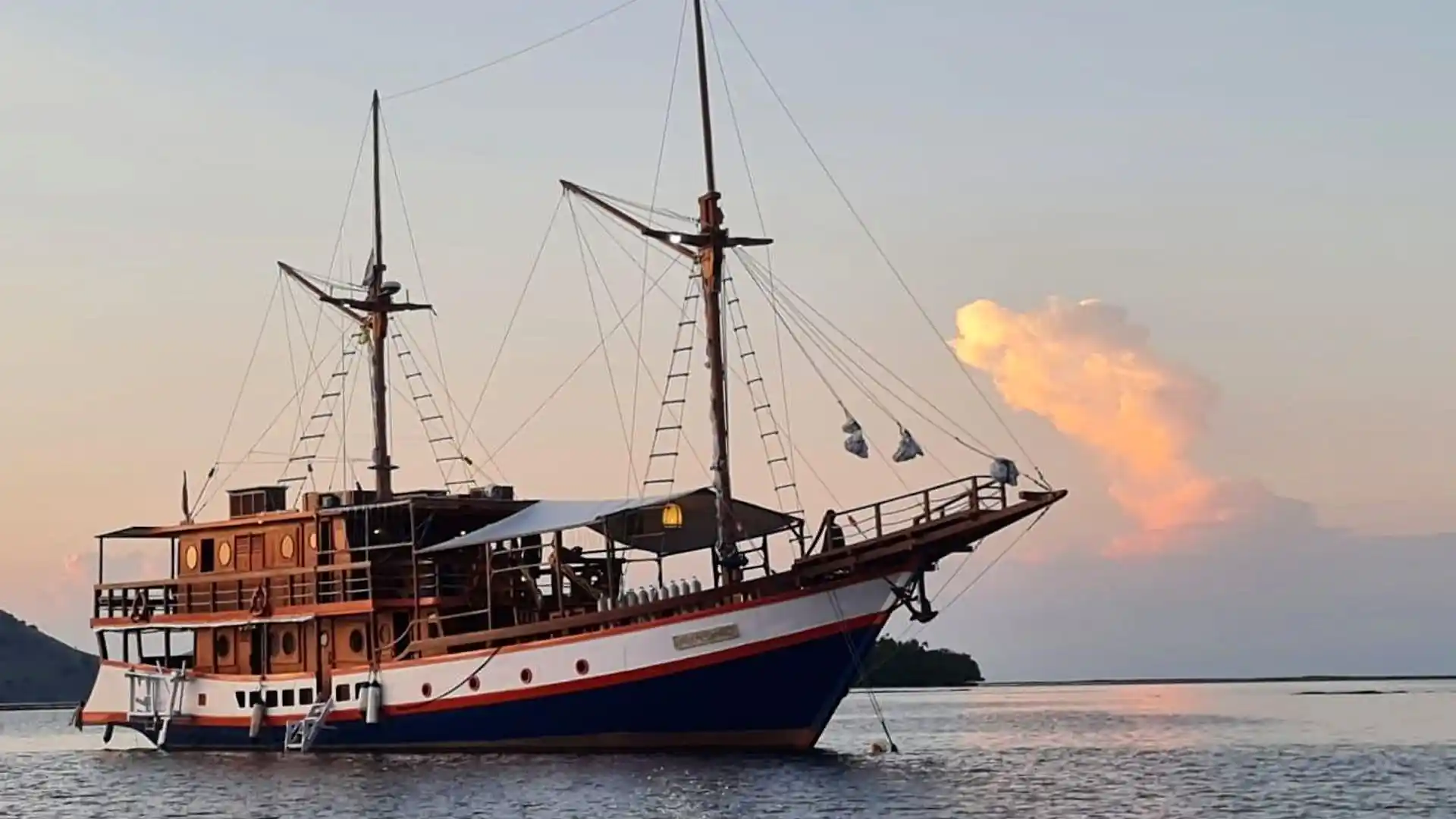 Pramesawari — Gallery View 2, Komodo
