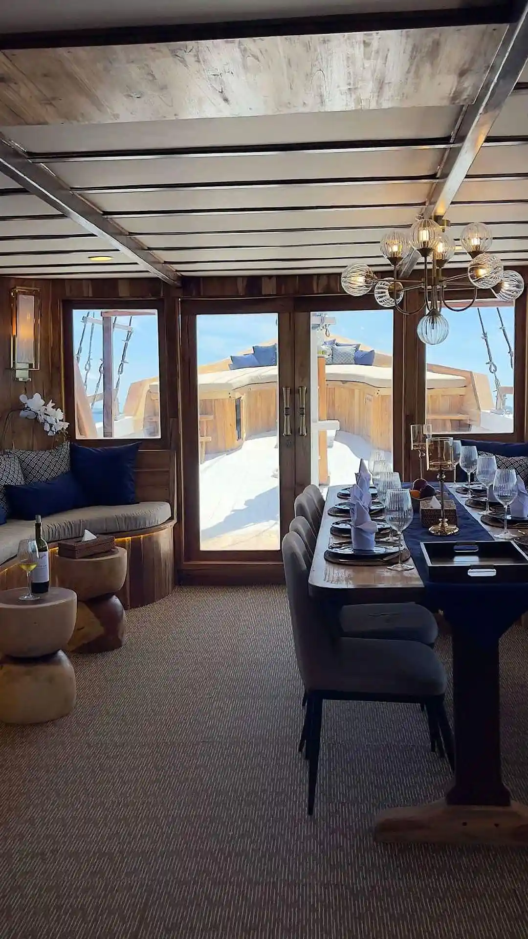 Raffles Cruise - Luxury Phinisi Komodo Charter 2026