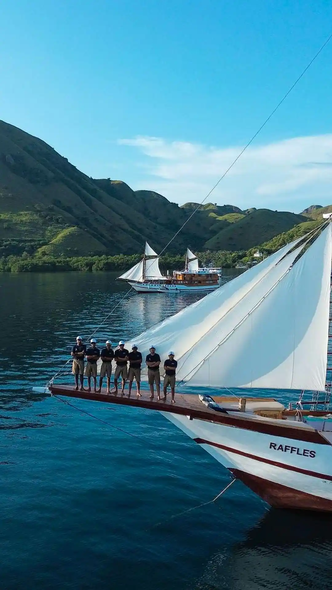 Raffles Cruise - Luxury Phinisi Komodo Charter 2026