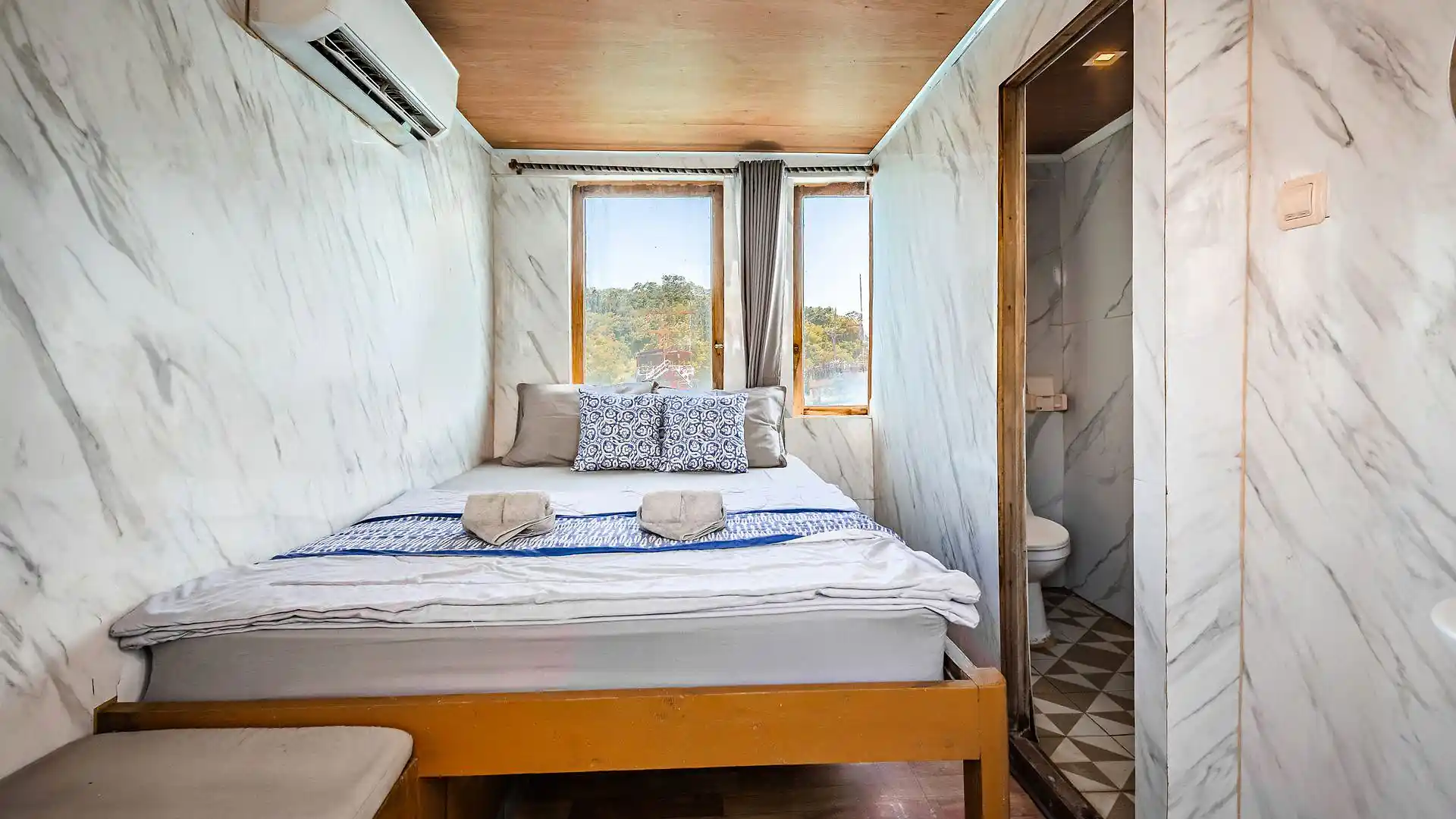 Private Cabin Main Deck - Image 1