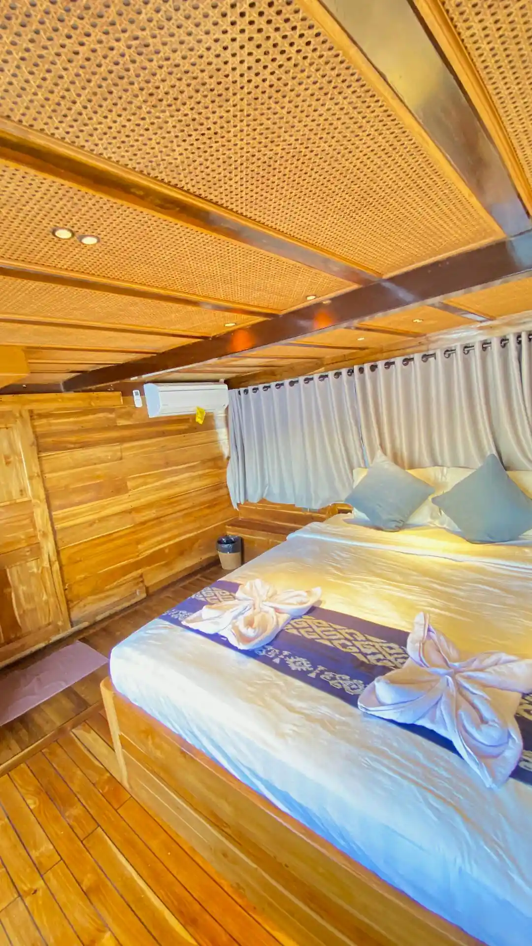 Deluxe Cabin 1 - Image 1