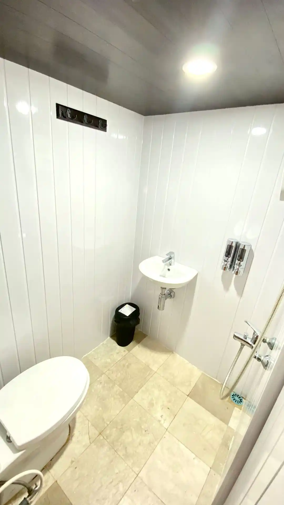 Deluxe Cabin 2 - Image 1