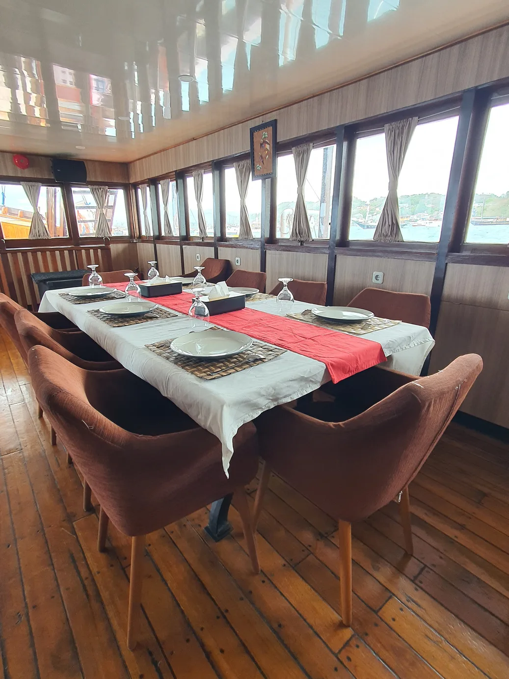 Sea Familia II — Gallery View 3, Komodo