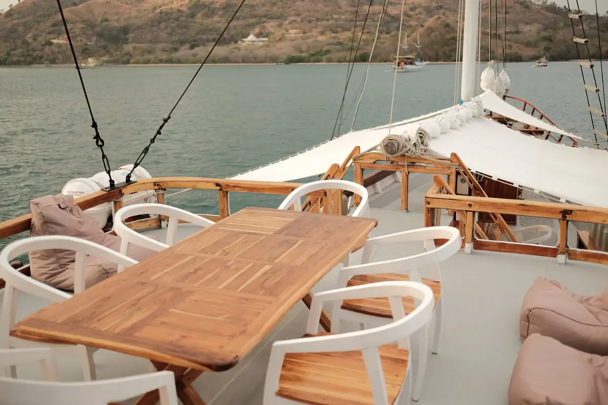 Sinar Pagi - Luxury Phinisi Komodo Charter 2026