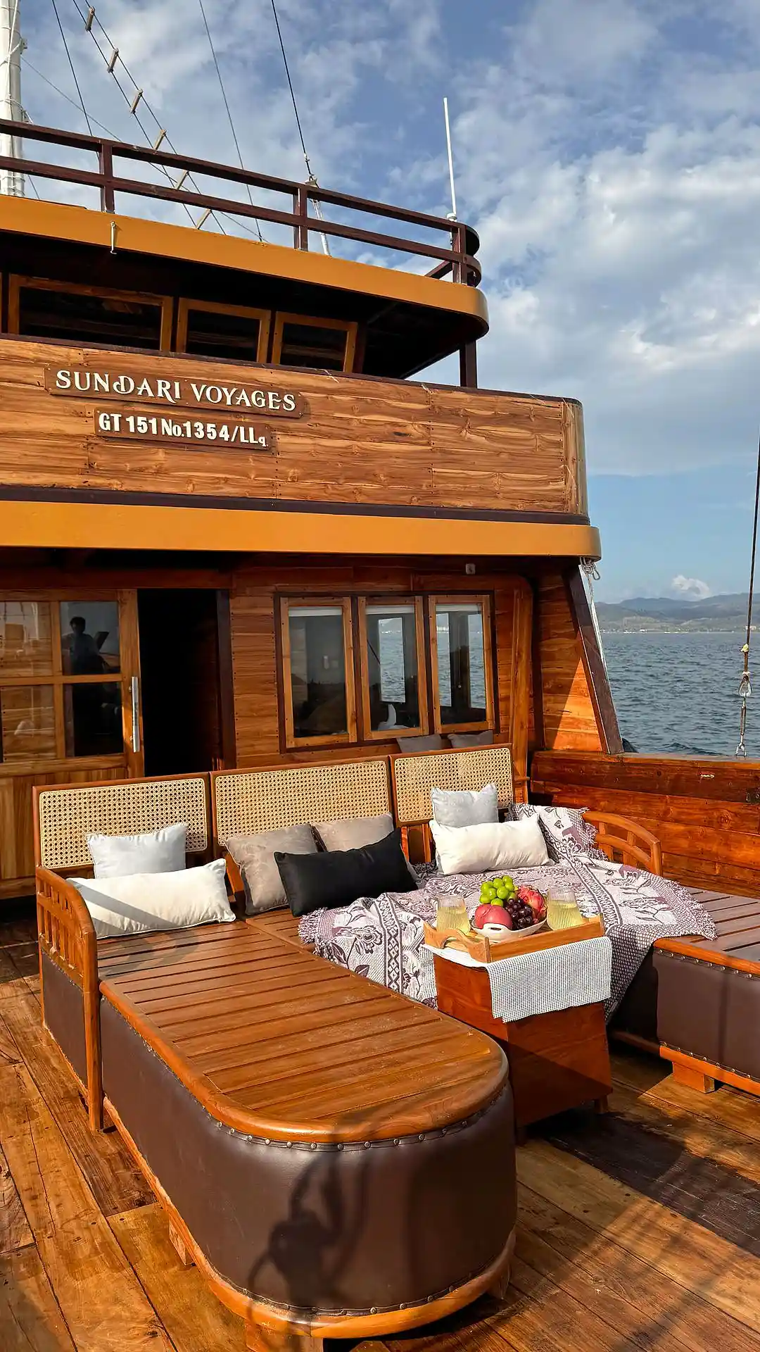 Sundari Voyages - Luxury Phinisi Komodo Charter 2026