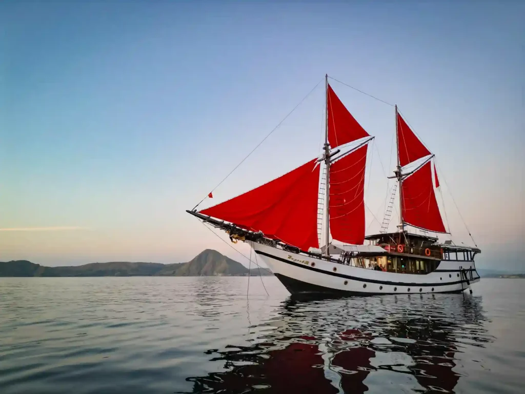 Supraba Phinisi — Gallery View 2, Komodo