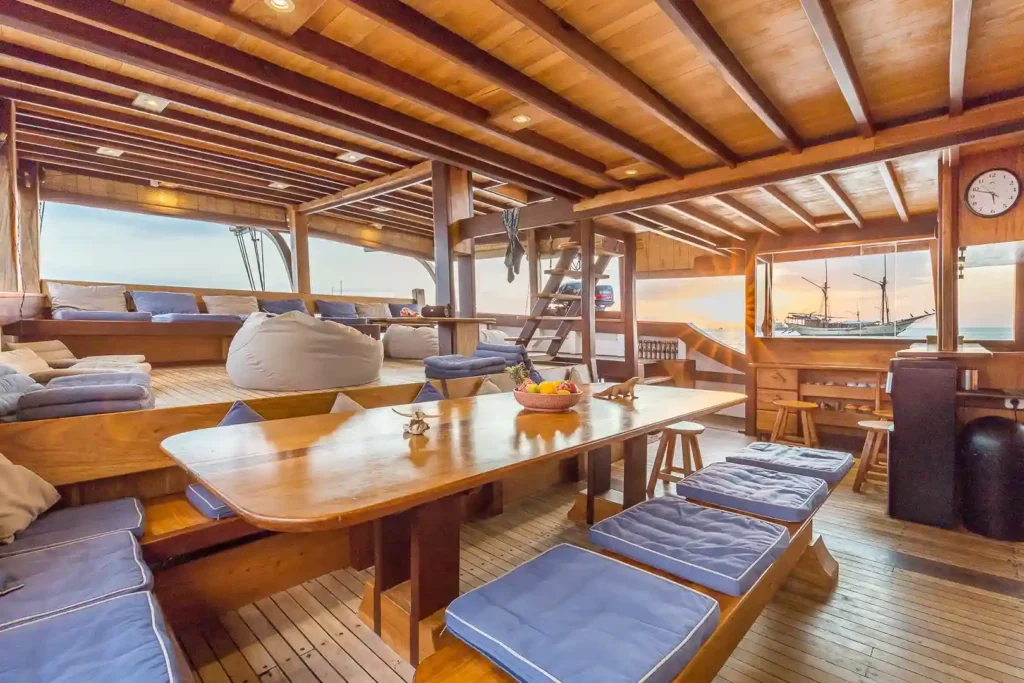 Teman Liveaboard - Luxury Phinisi Komodo Charter 2026