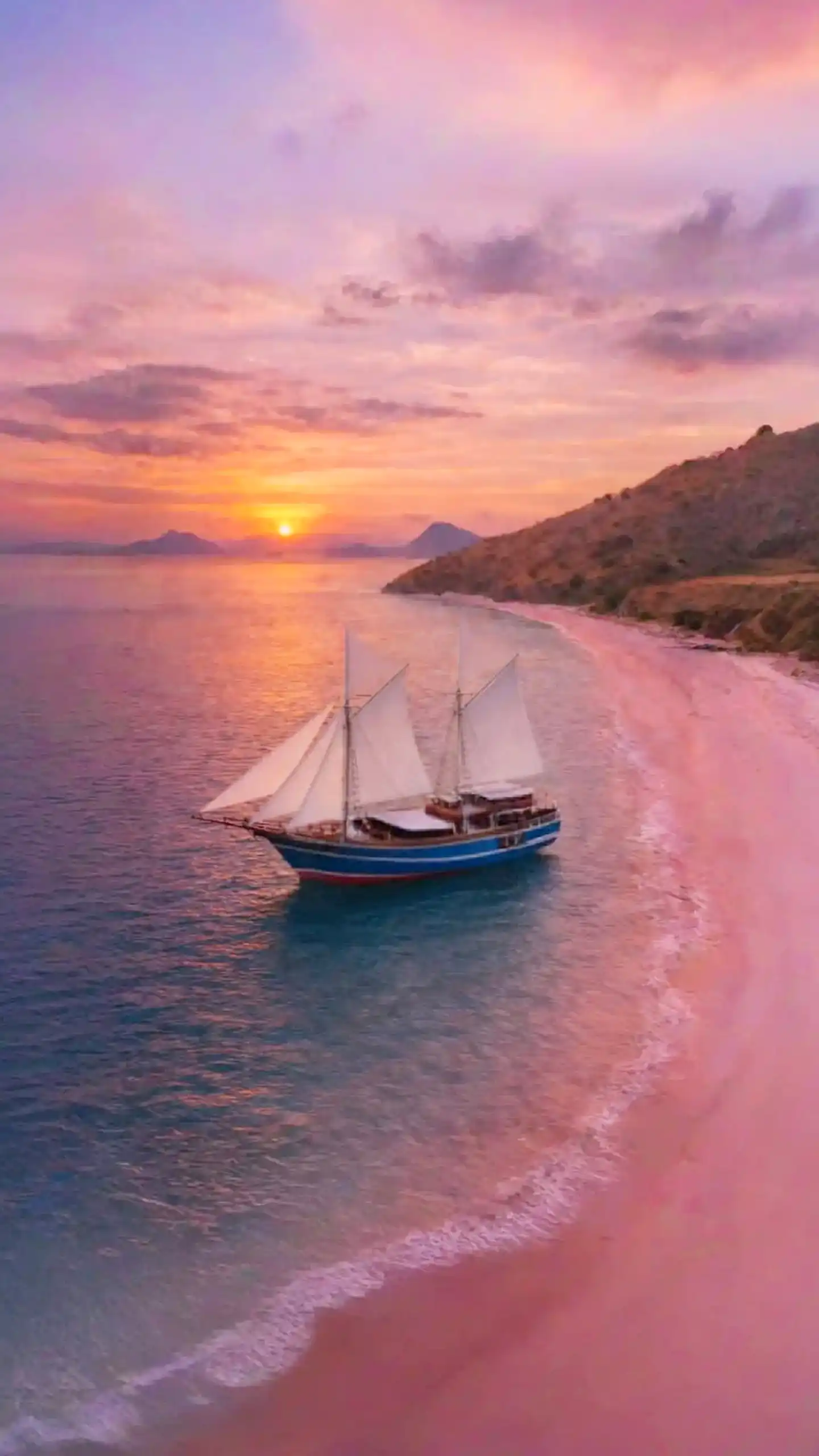 Walenreng — Phinisi Charter Hero, Komodo