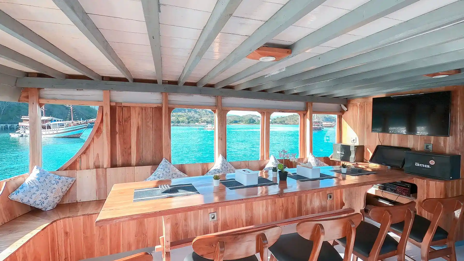 Yukai - Luxury Phinisi Komodo Charter 2026