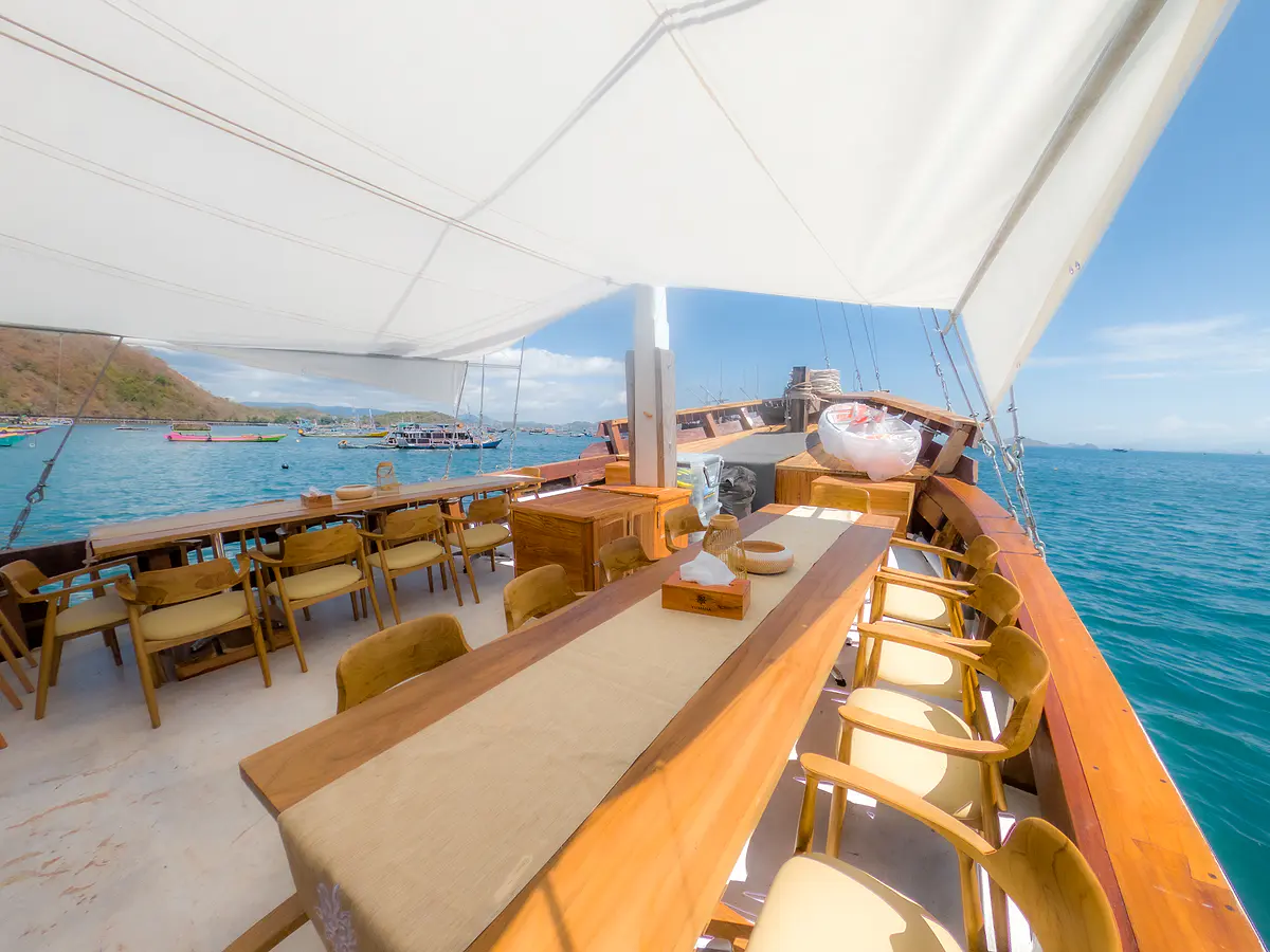 Yumana Phinisi - Luxury Phinisi Komodo Charter 2026